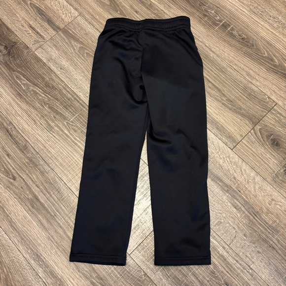 Under Armour Boys Black Sweatpants Size YXS - Picture 4 of 4